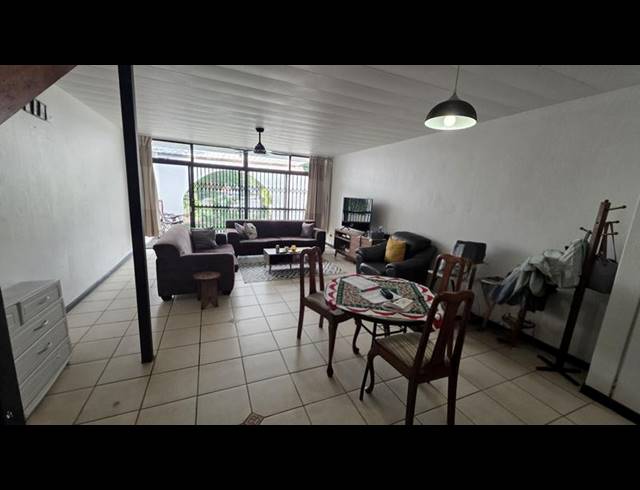 3 BEDROOM TOWNHOUSE FOR SALE IN SINOVILLE